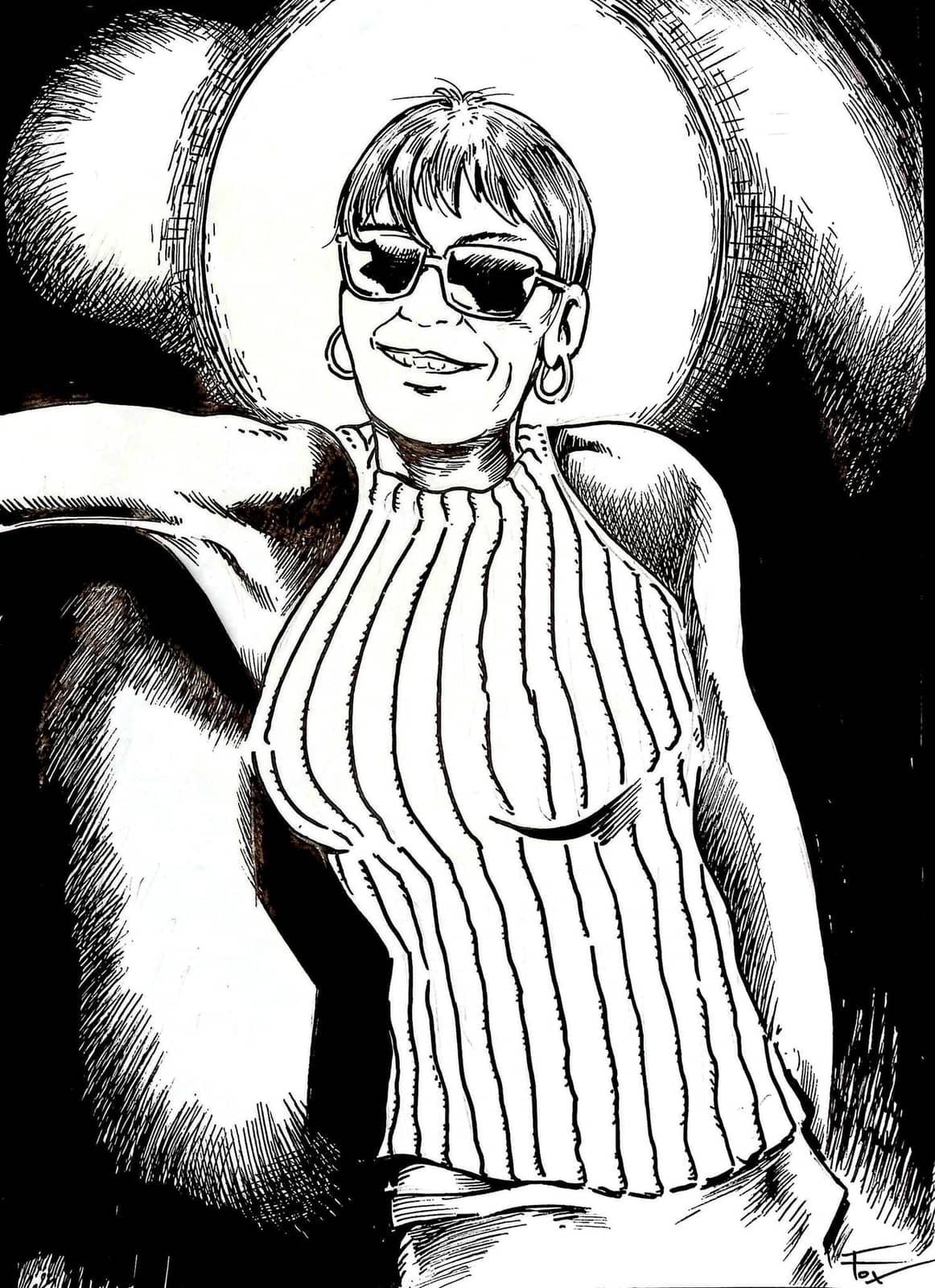 Femme cool aux lunettes de soleil
