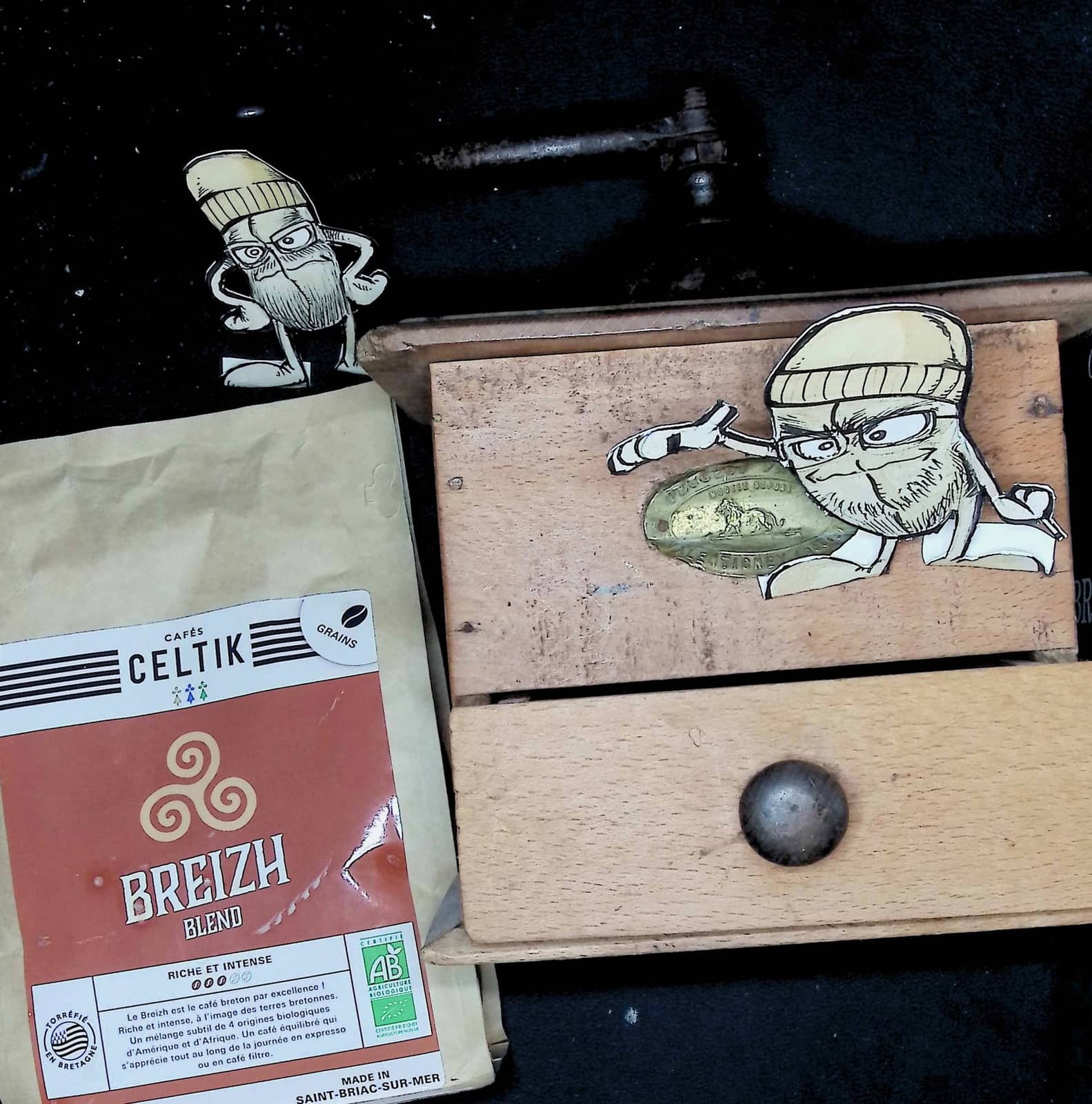 Machine à café minimaliste briton